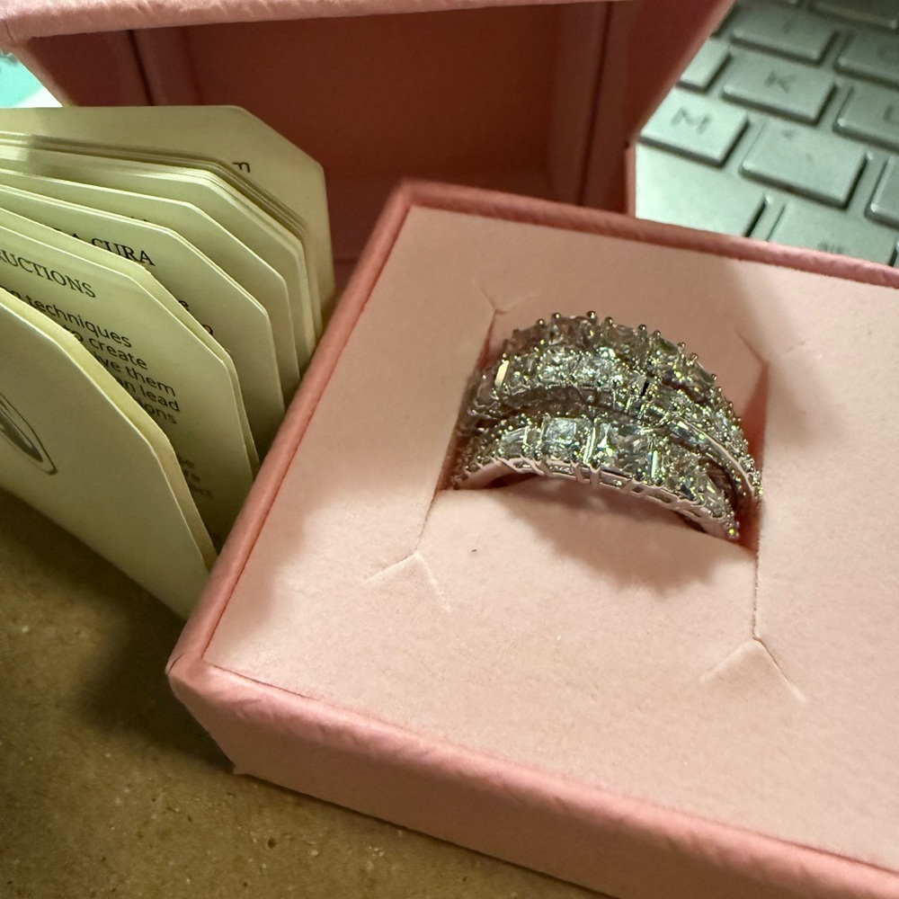 Swarovski Silver Crystal Ring- Size 7 - Picture 13 of 15